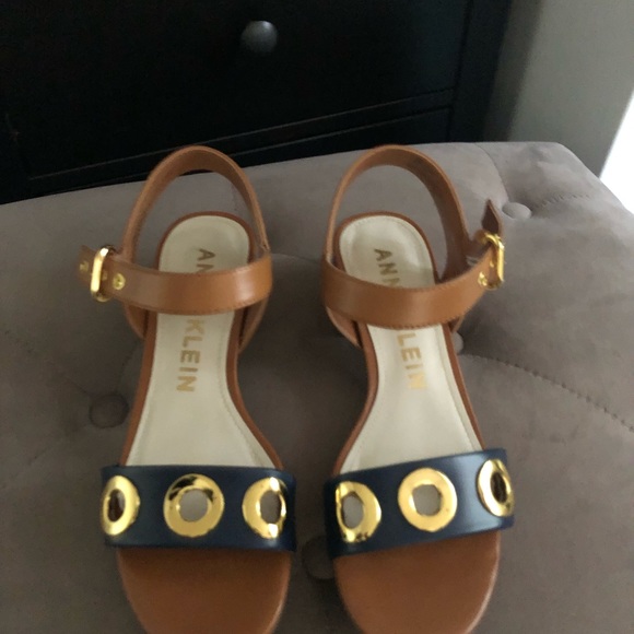 Anne Klein heels - Picture 3 of 8